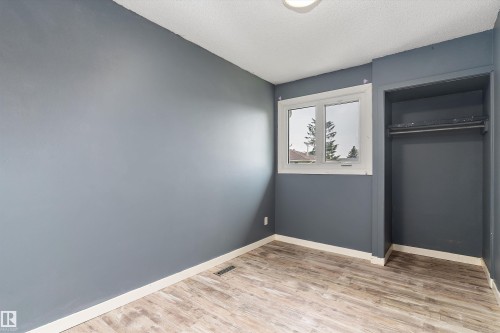 10930 Beaumaris Road Nw, Edmonton, AB - Indoor Photo Showing Other Room