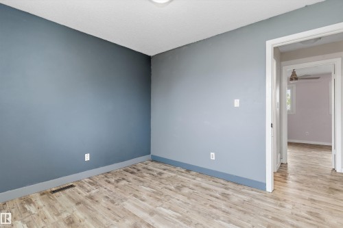 10930 Beaumaris Road Nw, Edmonton, AB - Indoor Photo Showing Other Room