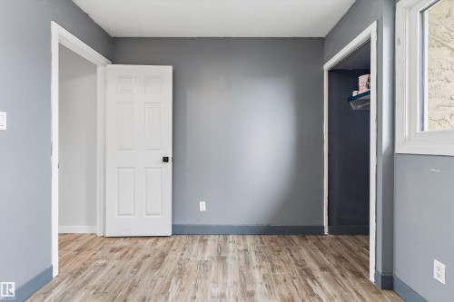 10930 Beaumaris Road Nw, Edmonton, AB - Indoor Photo Showing Other Room