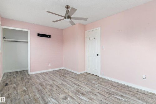 10930 Beaumaris Road Nw, Edmonton, AB - Indoor Photo Showing Other Room