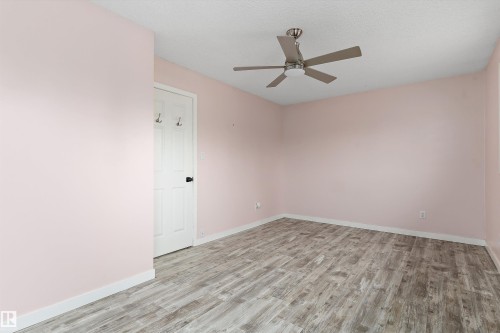 10930 Beaumaris Road Nw, Edmonton, AB - Indoor Photo Showing Other Room