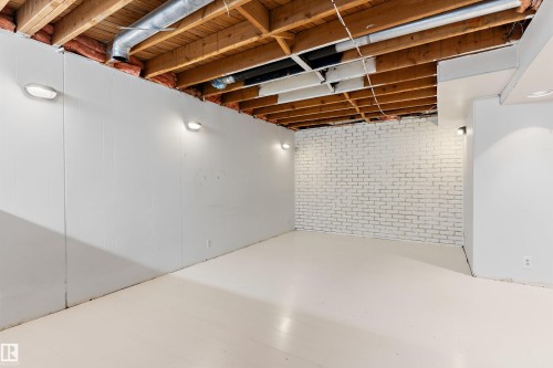 10930 Beaumaris Road Nw, Edmonton, AB - Indoor Photo Showing Basement