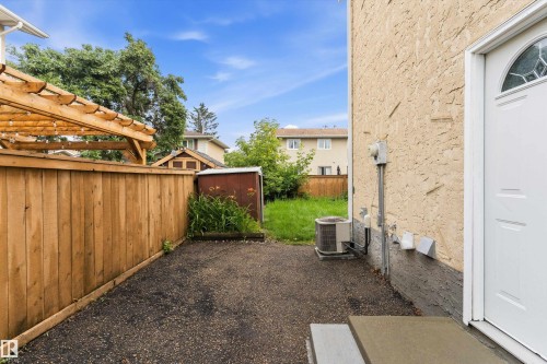 10930 Beaumaris Road Nw, Edmonton, AB - Outdoor With Exterior
