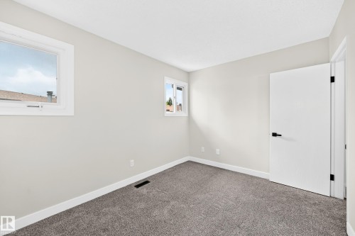 13845 24 Street Nw, Edmonton, AB 