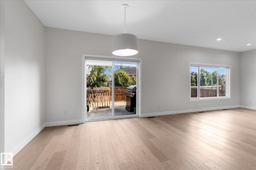 38 Ellice Bend, Fort Saskatchewan, AB - Indoor Photo Showing Living Room