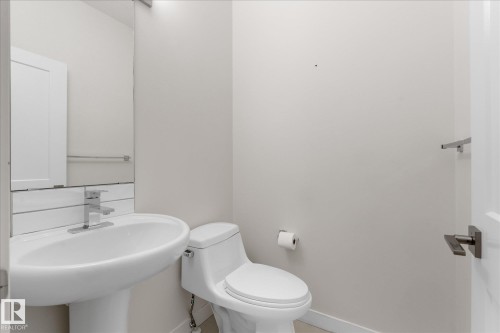 38 Ellice Bend, Fort Saskatchewan, AB - Indoor Photo Showing Bathroom