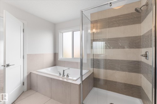 38 Ellice Bend, Fort Saskatchewan, AB - Indoor Photo Showing Bathroom