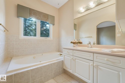 61 Estate Crescent, St. Albert, AB 