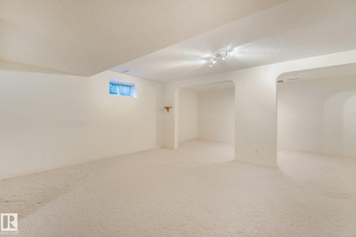 61 Estate Crescent, St. Albert, AB 