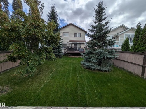 21068 92B Avenue Nw, Edmonton, AB 