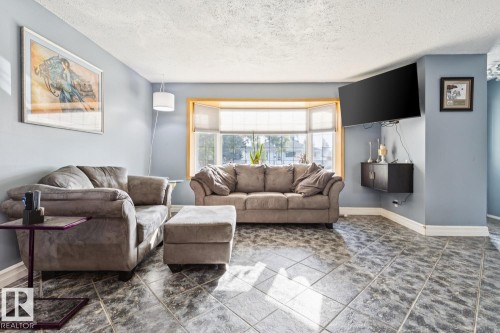 10830 159 Street Nw, Edmonton, AB 