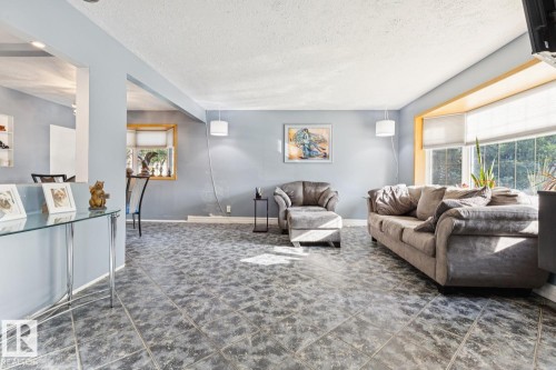 10830 159 Street Nw, Edmonton, AB 
