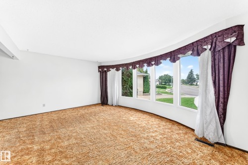17951 80 Avenue Nw, Edmonton, AB - Indoor Photo Showing Other Room