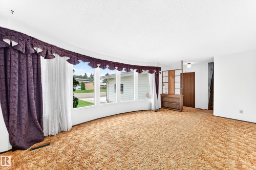 17951 80 Avenue Nw, Edmonton, AB - Indoor