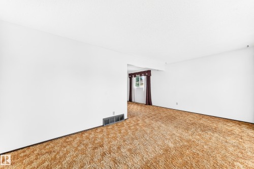 17951 80 Avenue Nw, Edmonton, AB - Indoor Photo Showing Other Room
