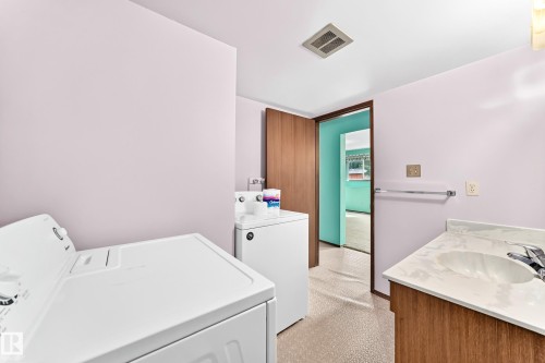 17951 80 Avenue Nw, Edmonton, AB - Indoor Photo Showing Laundry Room