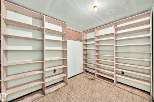 17951 80 Avenue Nw, Edmonton, AB - Indoor