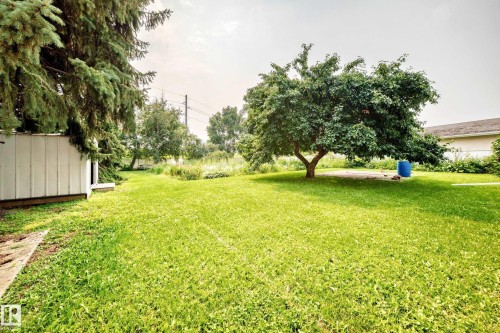 17951 80 Avenue Nw, Edmonton, AB - Outdoor
