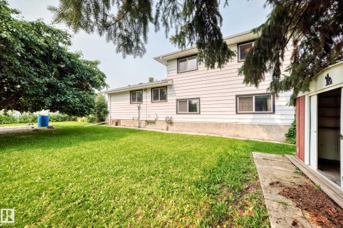 17951 80 Avenue Nw, Edmonton, AB - Outdoor