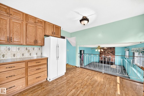 17951 80 Avenue Nw, Edmonton, AB - Indoor