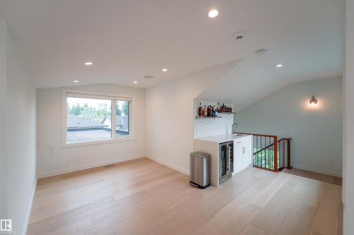 12819 Woodbend Place Nw, Edmonton, AB 