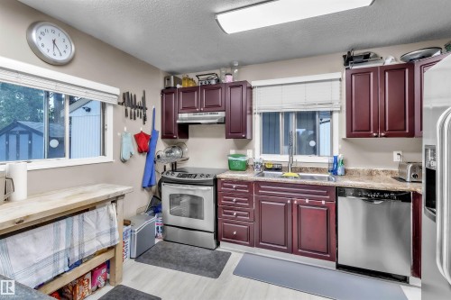 3889 85 Street Nw, Edmonton, AB 