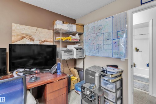 3889 85 Street Nw, Edmonton, AB 