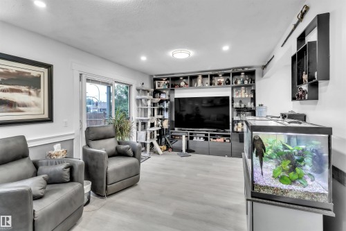 3889 85 Street Nw, Edmonton, AB 