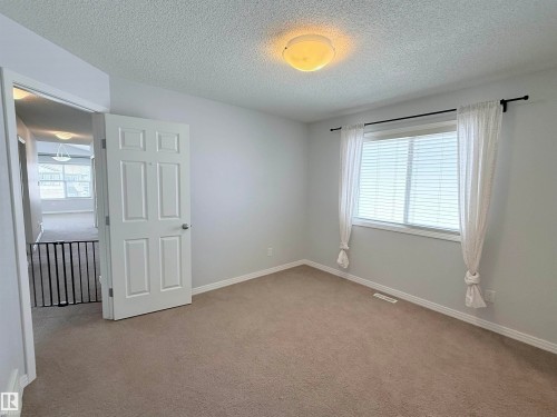 7819 173 Avenue Nw, Edmonton, AB - Indoor Photo Showing Other Room