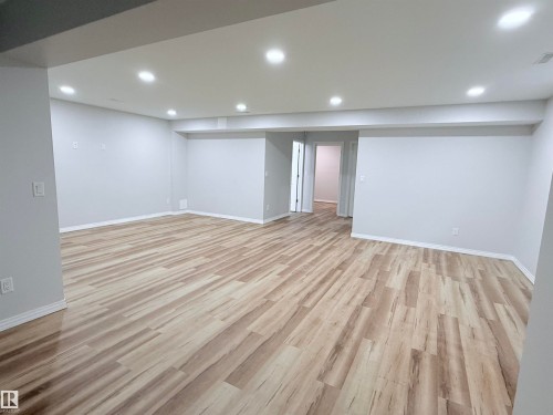 7819 173 Avenue Nw, Edmonton, AB - Indoor