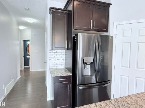 7819 173 Avenue Nw, Edmonton, AB - Indoor Photo Showing Kitchen
