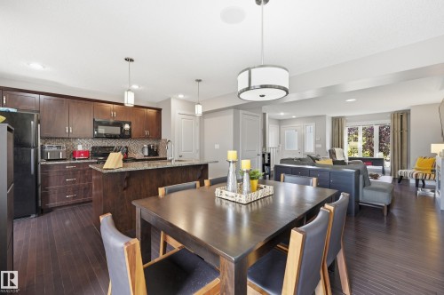 704 176 Street Sw, Edmonton, AB - Indoor