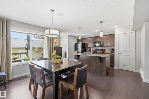 704 176 Street Sw, Edmonton, AB - Indoor