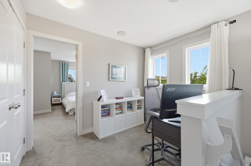 704 176 Street Sw, Edmonton, AB - Indoor