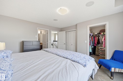704 176 Street Sw, Edmonton, AB - Indoor Photo Showing Bedroom