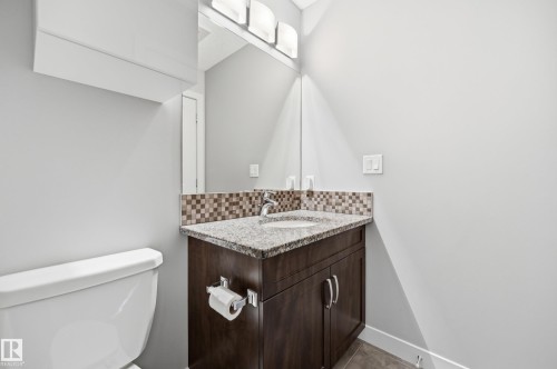 704 176 Street Sw, Edmonton, AB - Indoor Photo Showing Bathroom