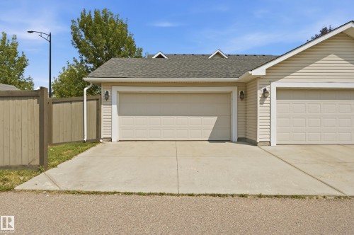 704 176 Street Sw, Edmonton, AB - Outdoor