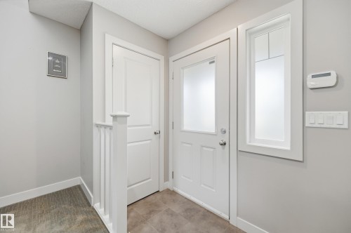 704 176 Street Sw, Edmonton, AB - Indoor Photo Showing Other Room