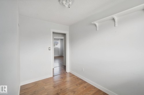 5928 11 Avenue Nw, Edmonton, AB 