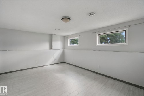 5928 11 Avenue Nw, Edmonton, AB 