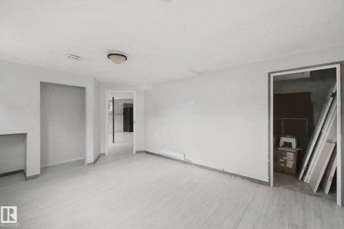 5928 11 Avenue Nw, Edmonton, AB 