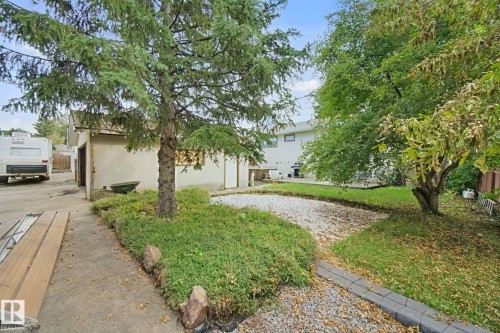 5928 11 Avenue Nw, Edmonton, AB 