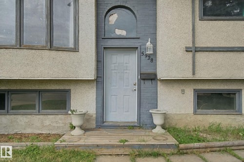5928 11 Avenue Nw, Edmonton, AB 