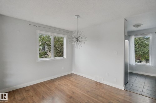 5928 11 Avenue Nw, Edmonton, AB 