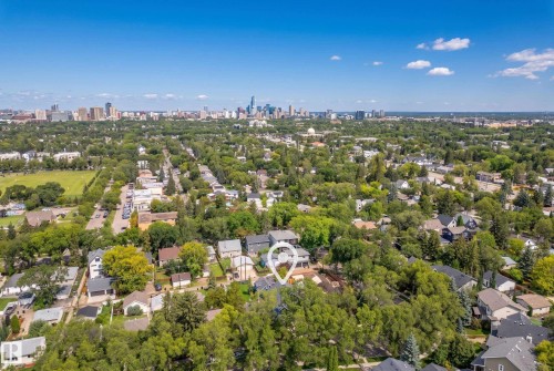 Expansive urban landscape with a prominent skyline in the distance - 11006 64 Avenue Nw, Edmonton, AB 