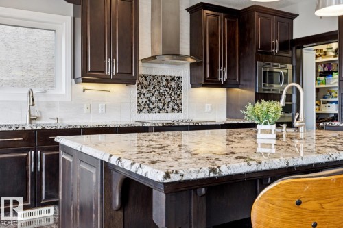 811 Albany Cove Nw, Edmonton, AB 