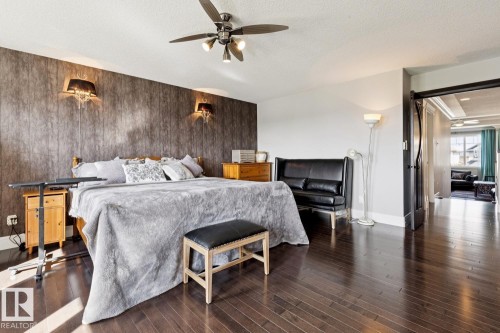 The primary bedroom is impressive! - 811 Albany Cove Nw, Edmonton, AB 