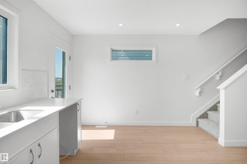 922 19 Avenue Nw, Edmonton, AB 
