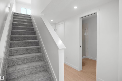 922 19 Avenue Nw, Edmonton, AB 
