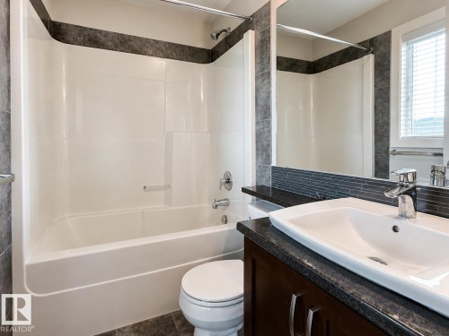 20312 42 Avenue Nw, Edmonton, AB - Indoor Photo Showing Bathroom